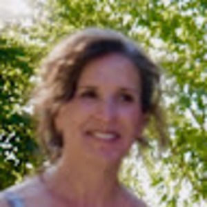 Meet your Posher, Nitza